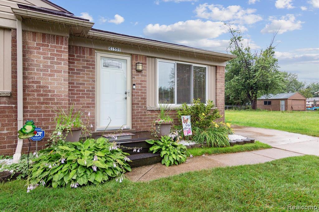 41551 HAMLIN Street, Belleville, MI 48111 — Photo 5