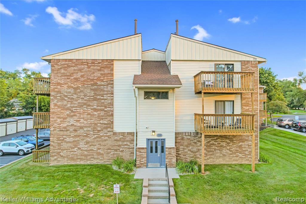 855 S Pontiac Trail, Walled Lake, MI 48390 — Photo 31