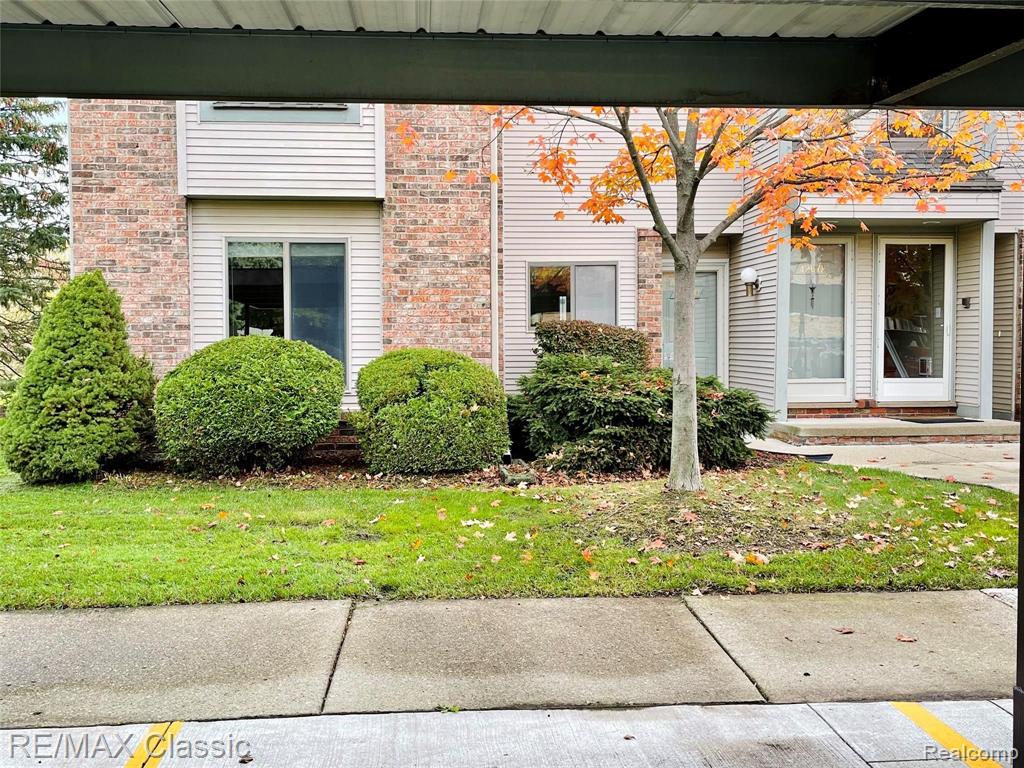 42670 Lilley Pointe Drive, Canton, MI 48187 — Photo 32