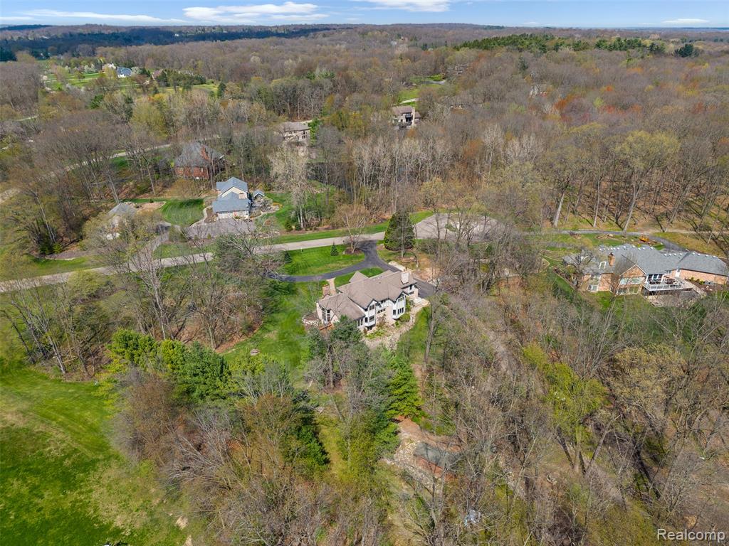 561 Valley Drive, Milford, MI 48381 — Photo 68