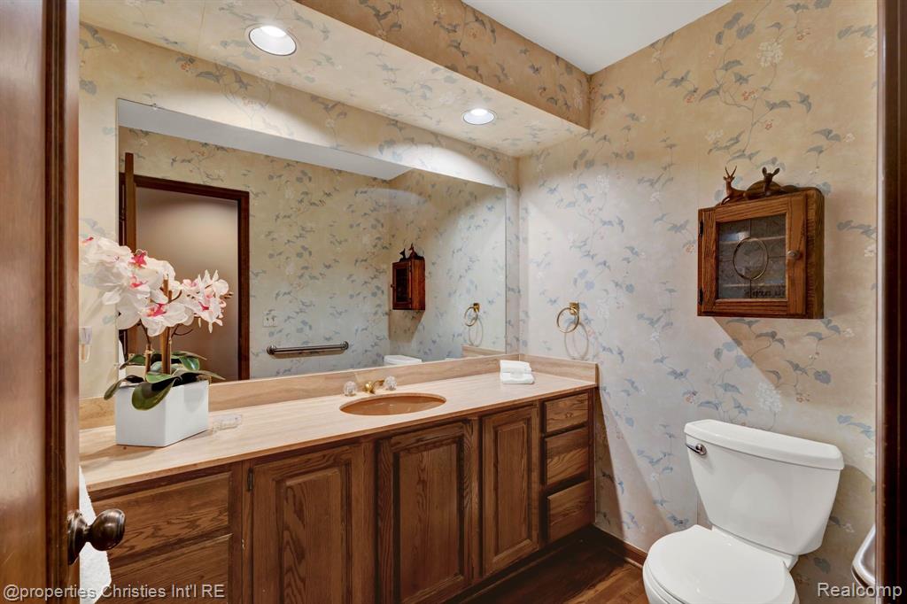 5641 SUSSEX Drive, Troy, MI 48098 — Photo 22