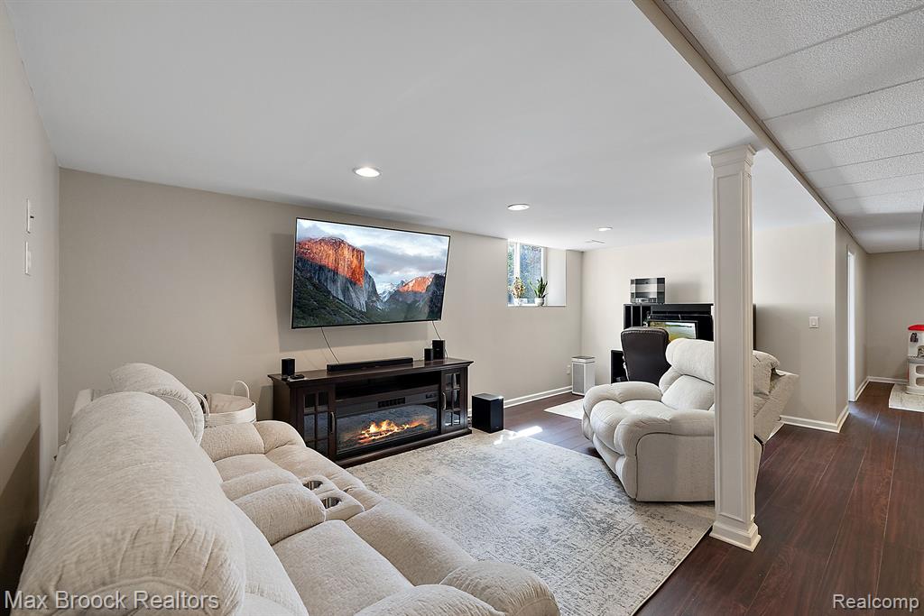 4536 SEDONA Drive, Clarkston, MI 48348 — Photo 33