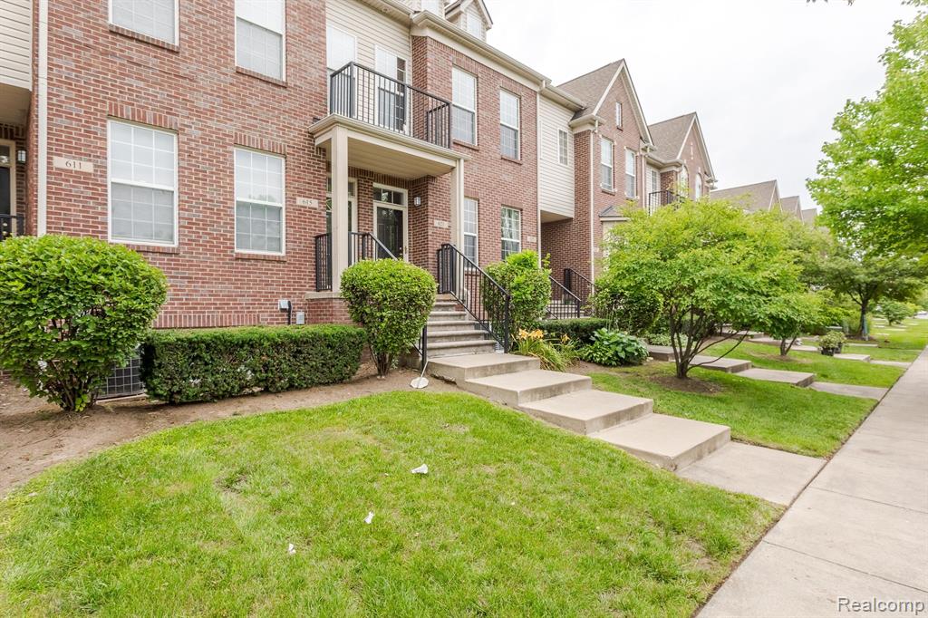 621 SUMMERFIELD Drive, Westland, MI — Photo 3