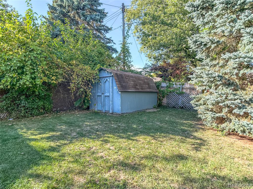 914 North Road, Fenton, MI 48430 — Photo 41