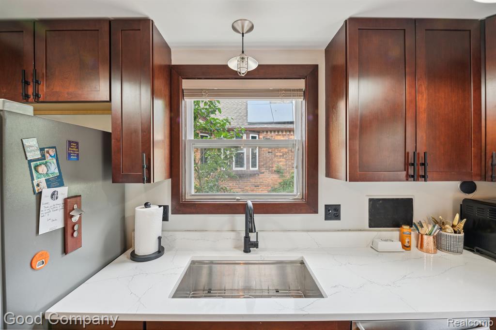 964 W LEWISTON Avenue, Ferndale, MI 48220 — Photo 25