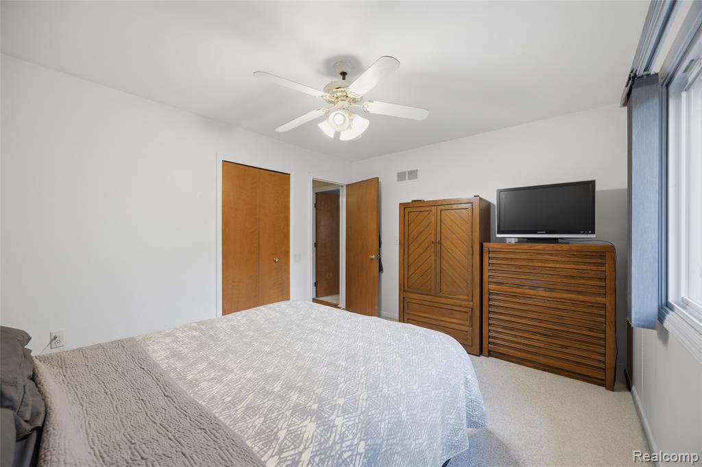 53071 Gregory Drive, Macomb, MI 48042 — Photo 21