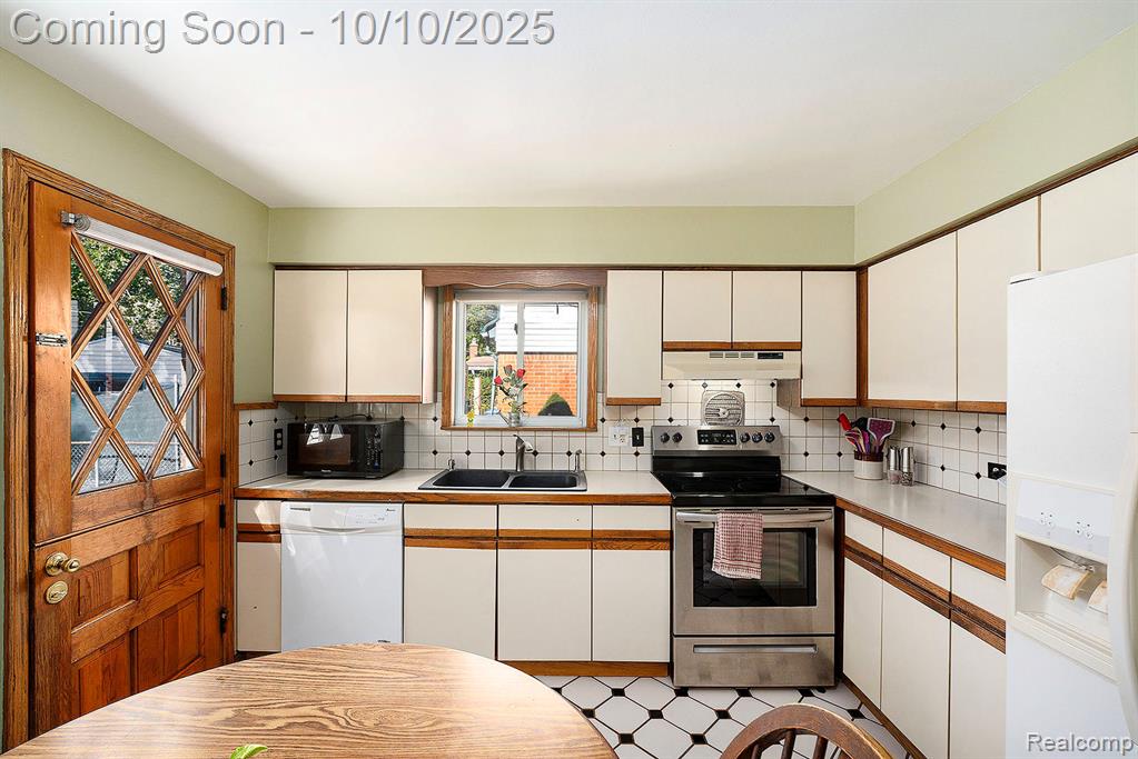 6607 Drexel Street, Dearborn Heights, MI 48127 — Photo 6
