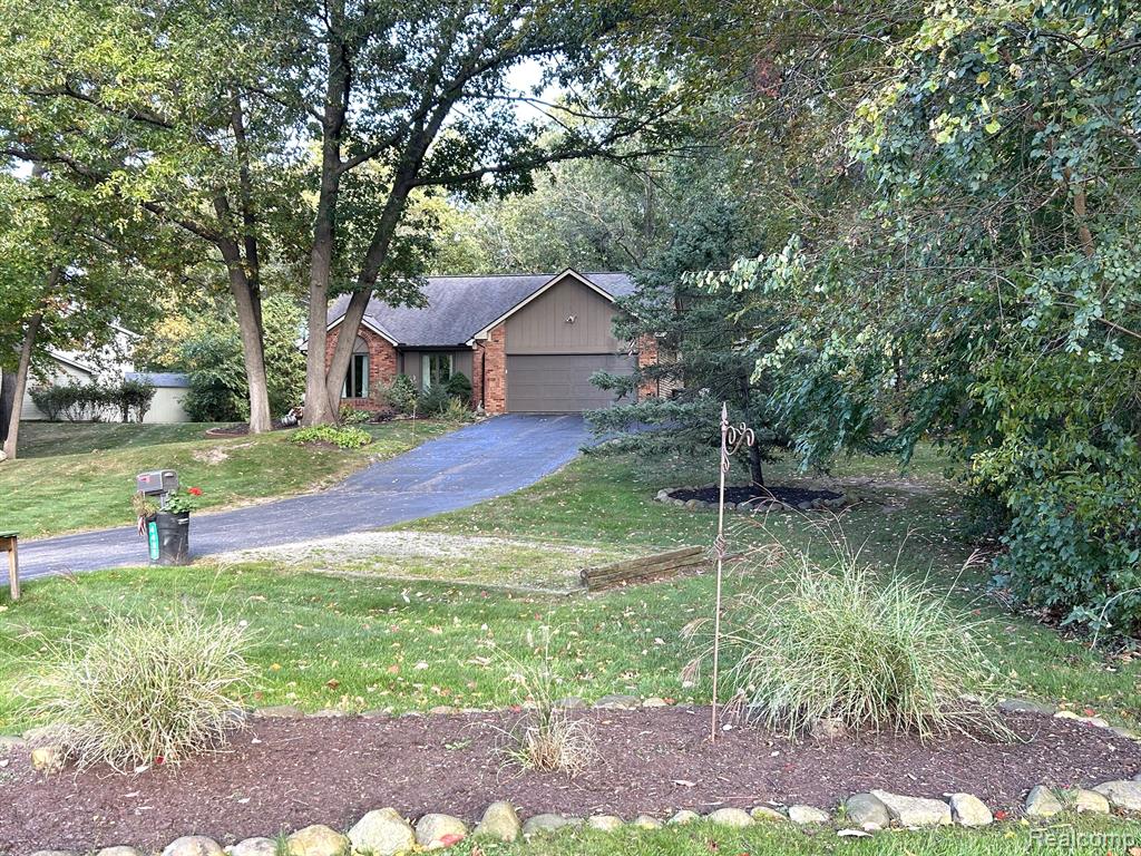 4495 Maybee Road, Lake Orion, MI — Photo 33