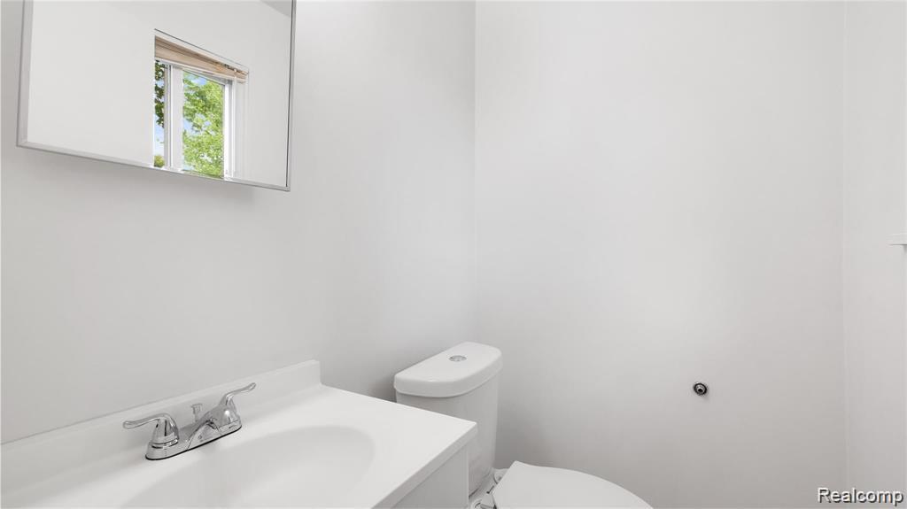 8336 Hickory Drive, Sterling Heights, MI 48312 — Photo 8