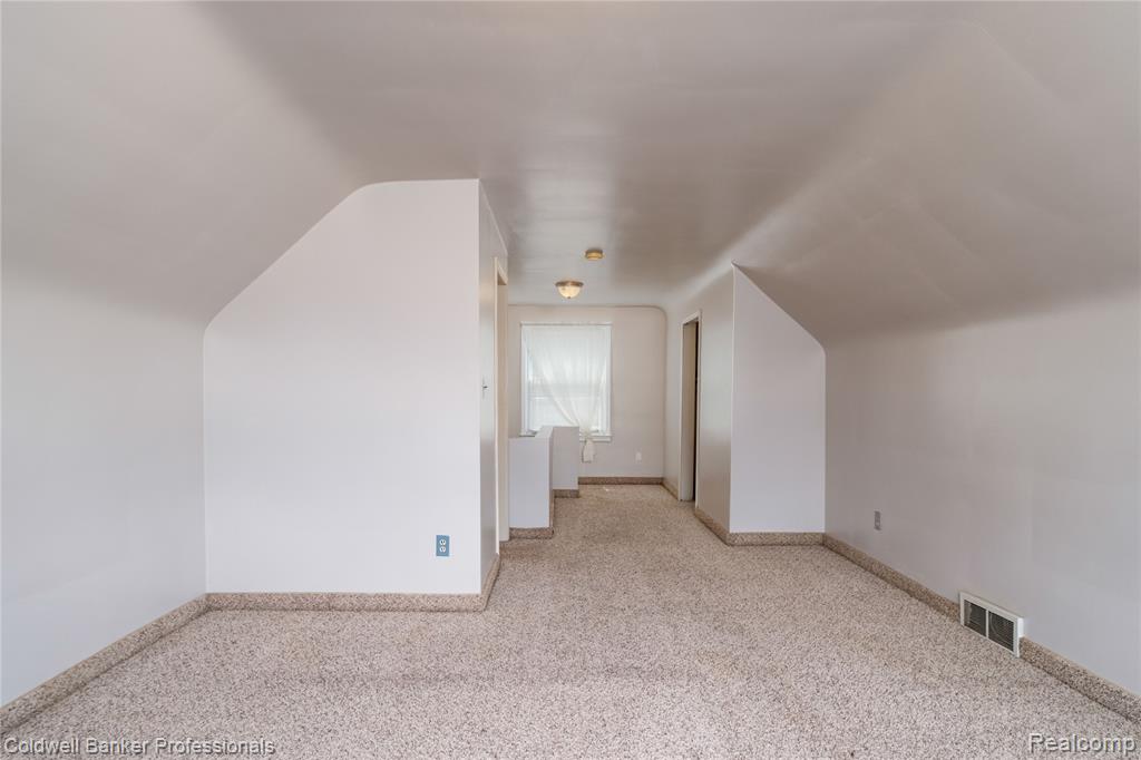 9388 Salem, Redford, MI 48239 — Photo 15