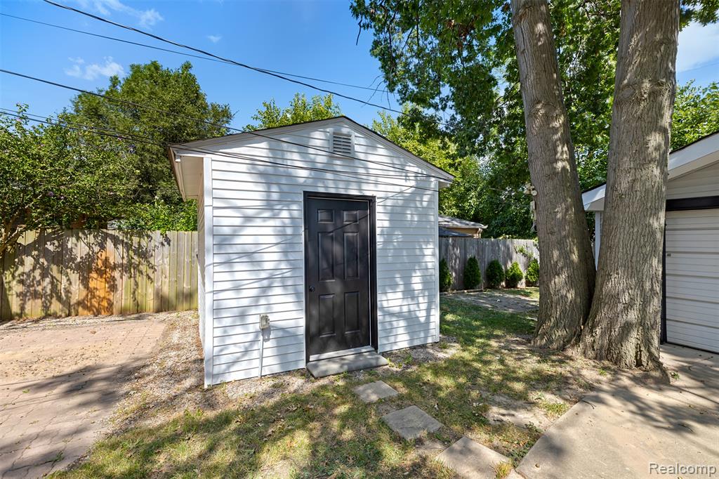 4455 Hipp Street, Dearborn Heights, MI 48125 — Photo 7