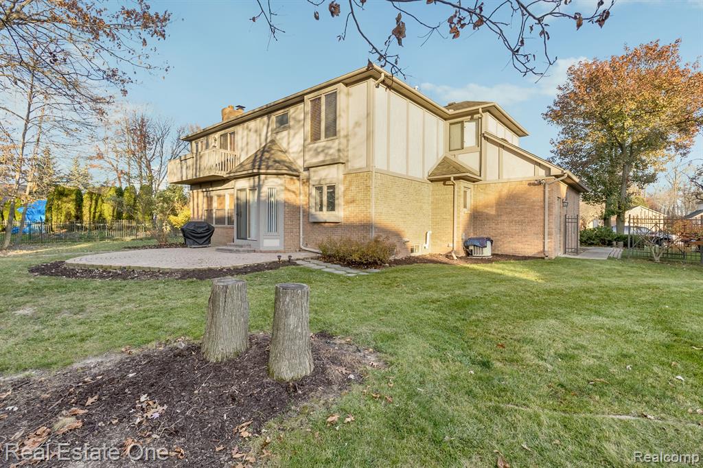 43581 NAVES Court, Clinton Twp, MI 48038 — Photo 45