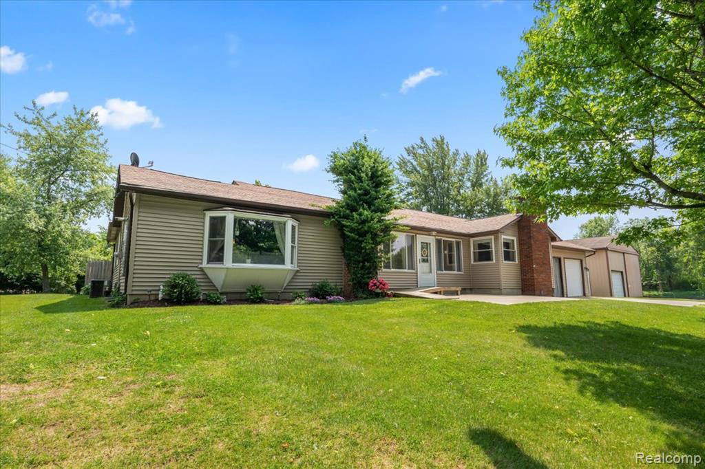 7569 S Durand Road, Durand, MI 48429 — Photo 4