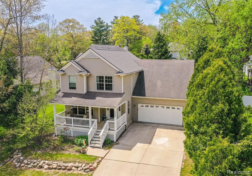 880 Frank Road, Lake Orion, MI 48362 — front exterior
