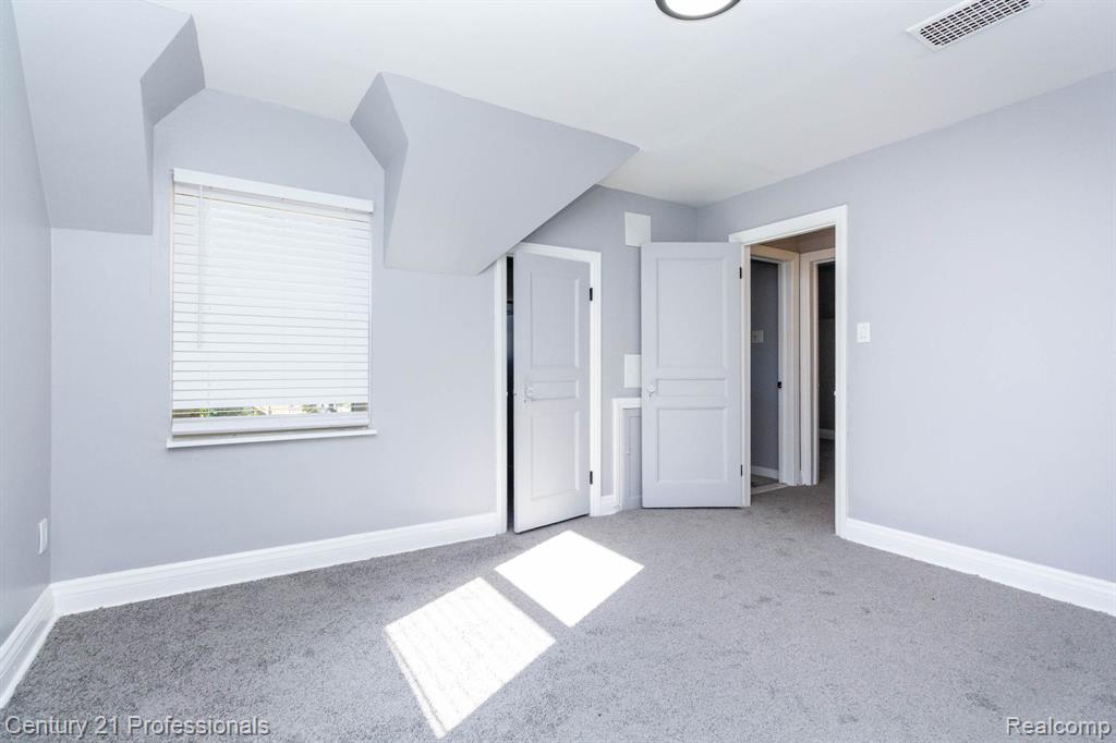 9357 Piedmont Street, Detroit, MI 48228 — Photo 29