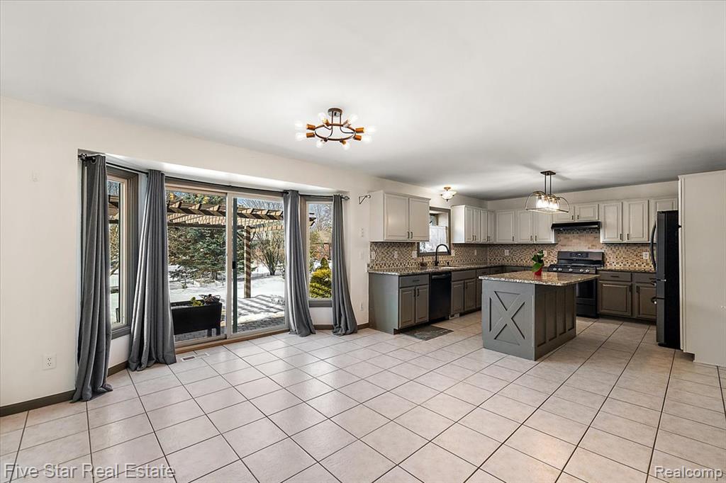 50813 Nagy Court, Macomb, MI, 48044