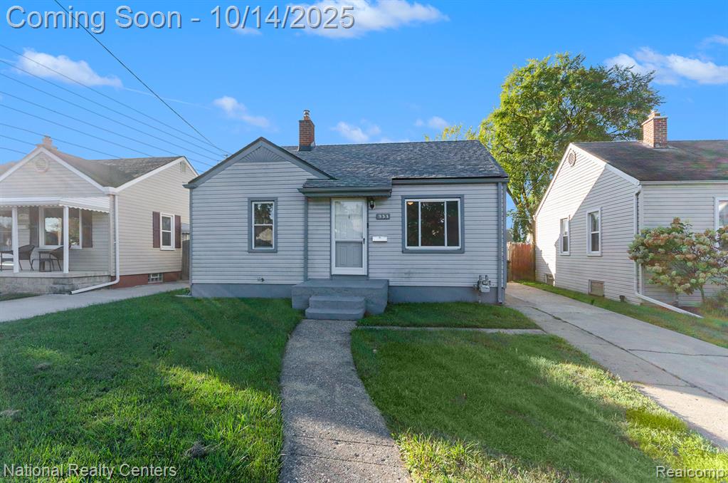 933 Antoine Street, Wyandotte, MI 48192 — front exterior