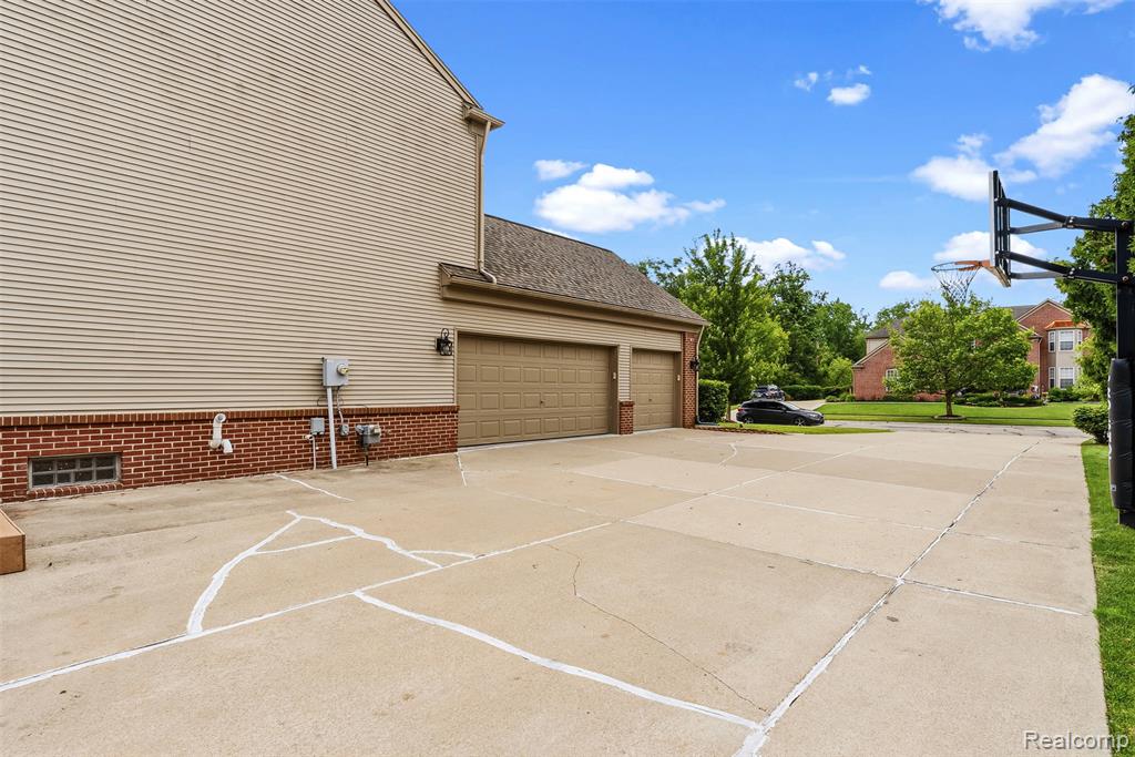 6323 Moonstone Drive, Grand Blanc, MI 48439 — Photo 51