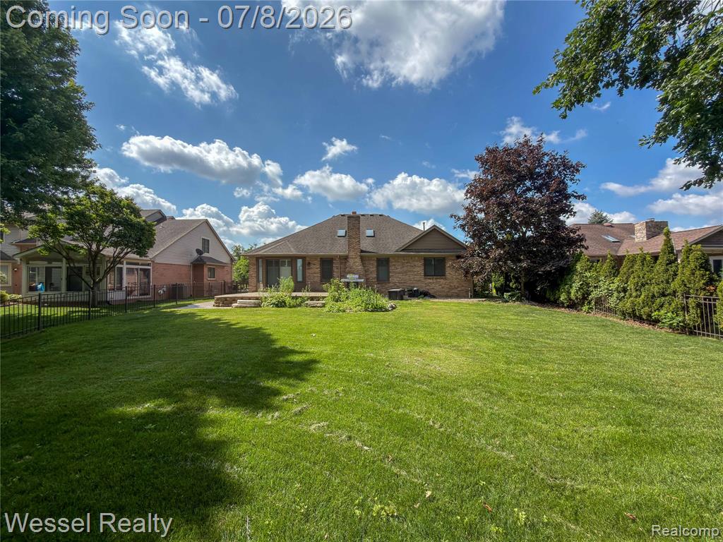 17575 Rocco Drive, Macomb, MI 48044 — Photo 40