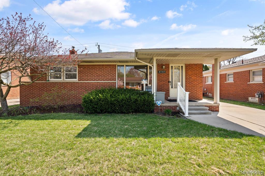 8540 ARNOLD Street, Dearborn Heights, MI 48127 — Photo 2