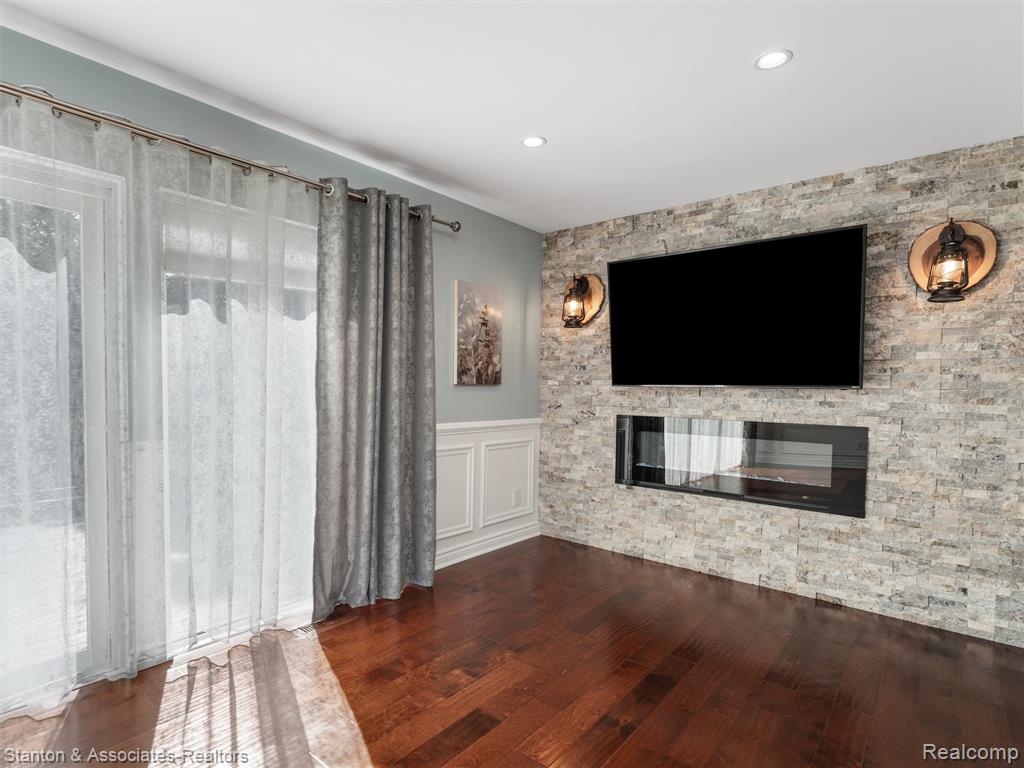 799 Kirts Boulevard, Troy, MI 48084 — Photo 9
