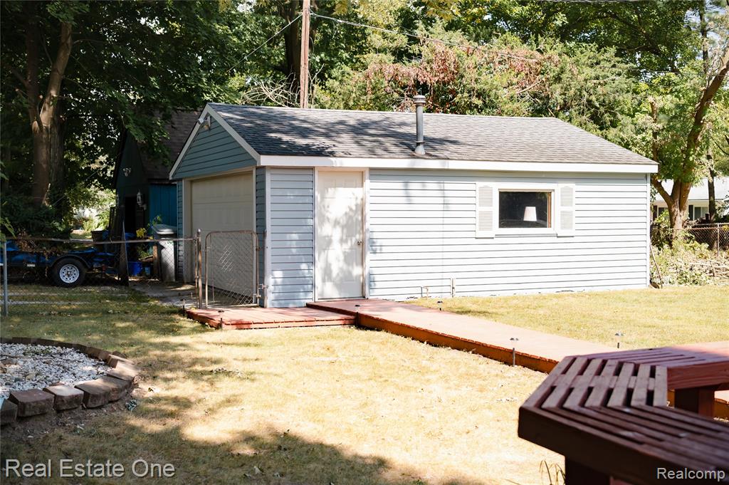 88 Longfellow Road, Whitmore Lake, MI 48189 — Photo 17