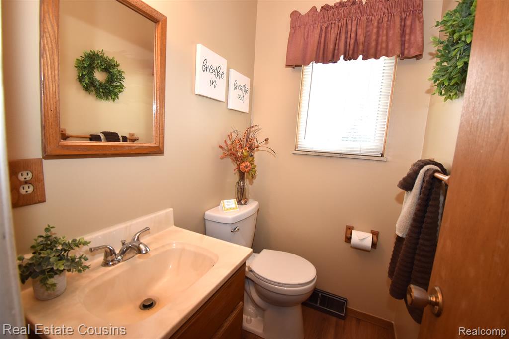 9036 ORCHARD VIEW Drive, Grand Blanc, MI 48439 — Photo 9