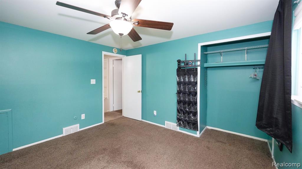8127 BRISTOL Street, Westland, MI — Photo 16