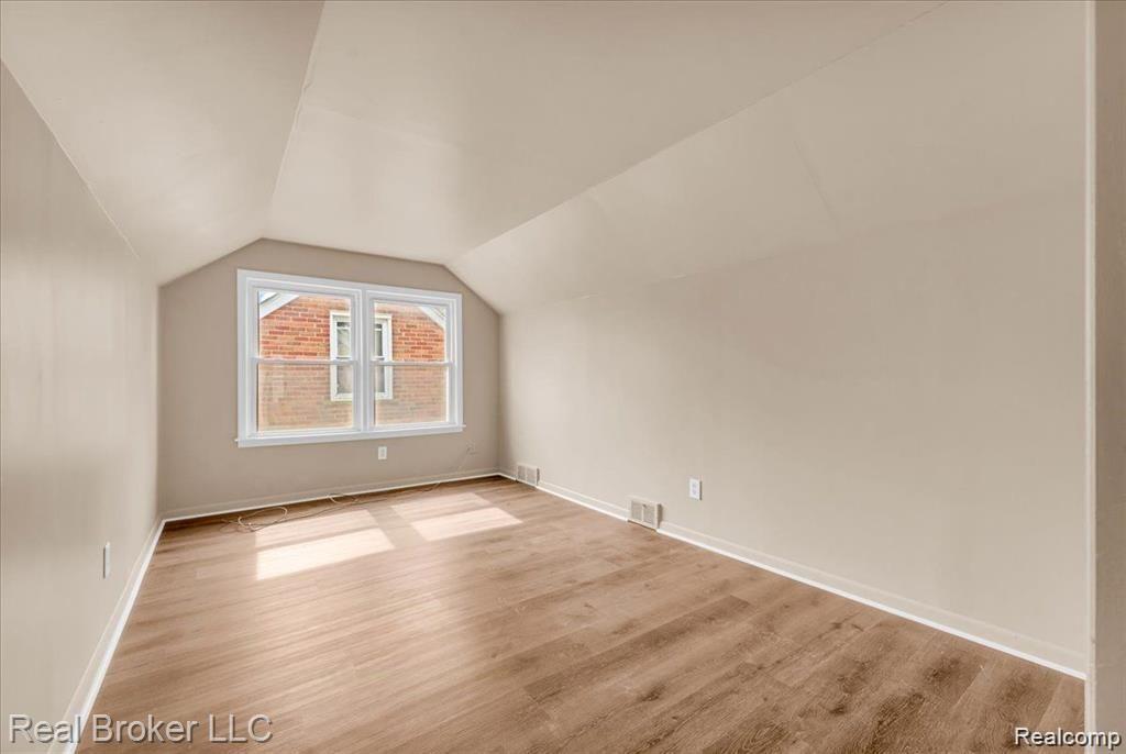 9715 WOODBINE, Redford, MI 48239 — Photo 15