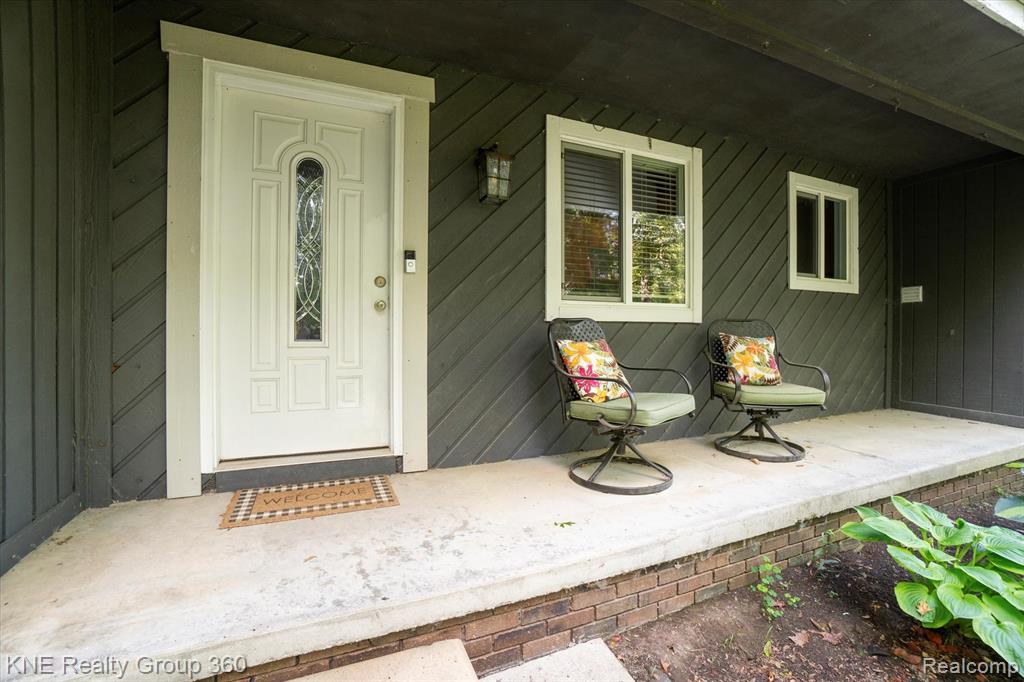 5022 Golf Club Road, Howell, MI 48843 — Photo 4