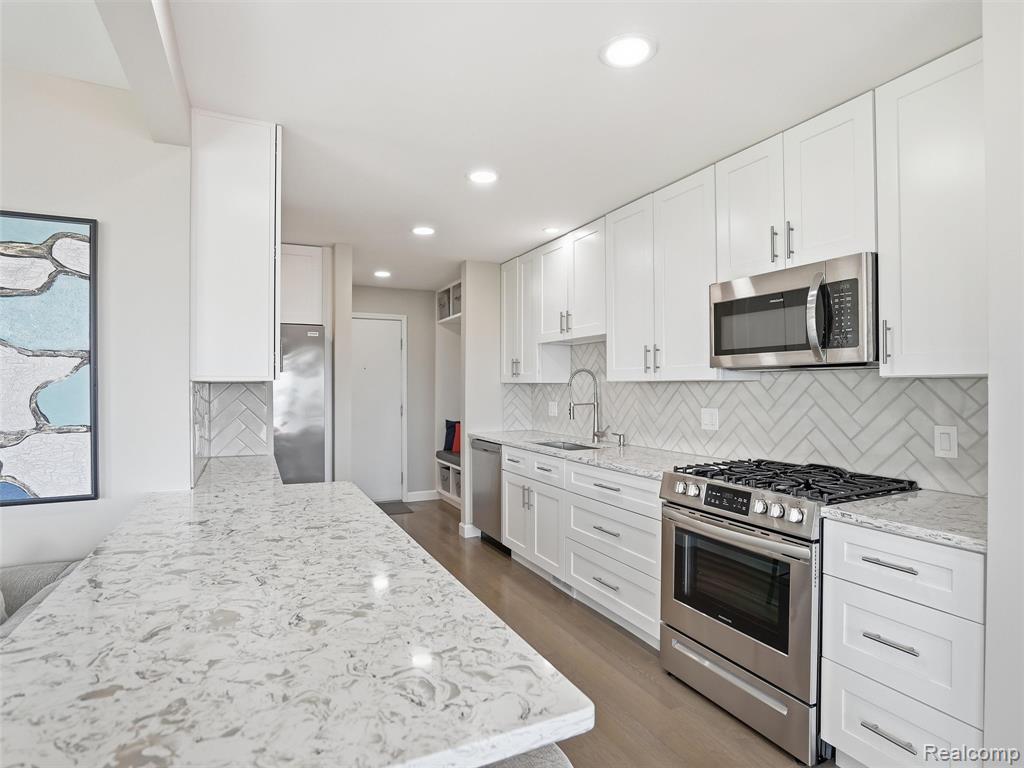 102 Lac Sainte Claire Drive, Saint Clair Shores, MI 48082 — Photo 27