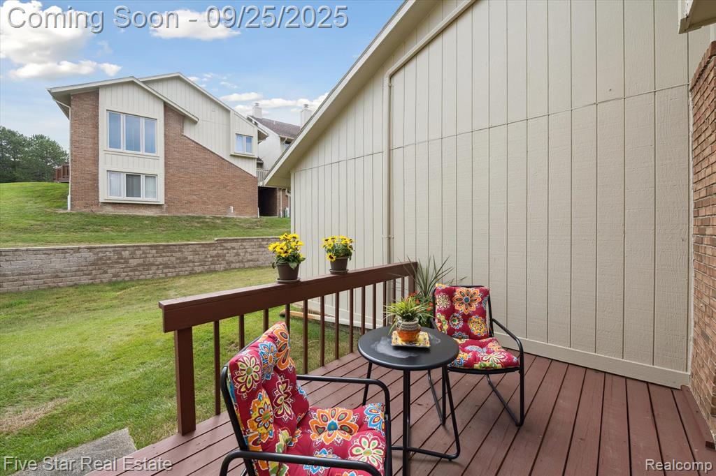 5611 Hillcrest Circle W, 50, West Bloomfield, MI — Photo 32