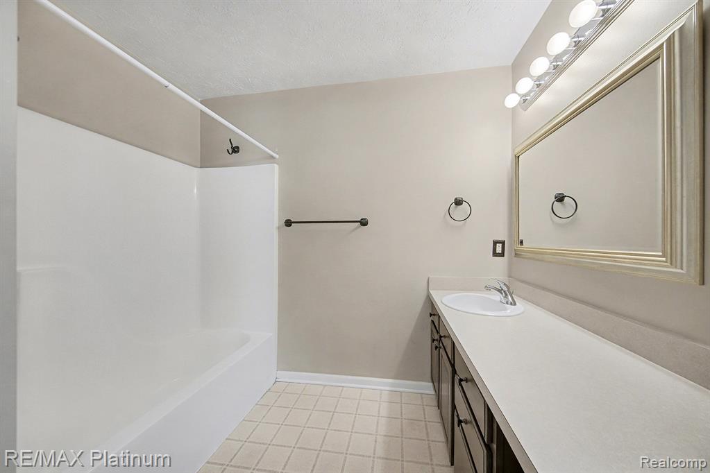 2643 KERRIA DRIVE, Howell, MI 48855 — Photo 9