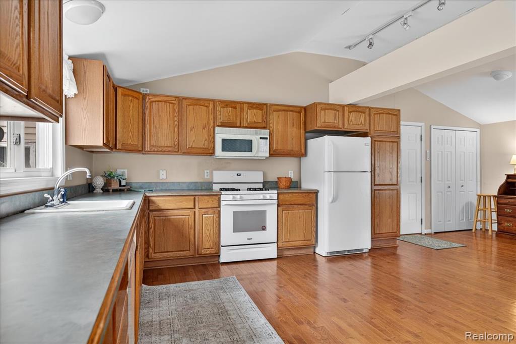 5621 Delmas Road, Independence, MI 48348 — Photo 12
