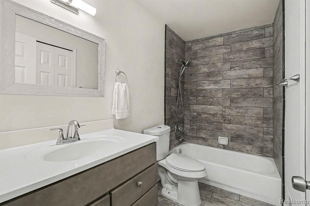 21920 Quail Ridge Drive N, Brownstown, MI 48193 — Photo 14