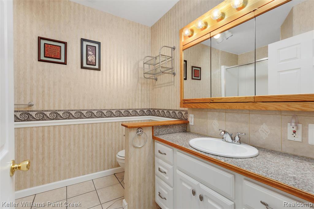 10045 Highland Road, White Lake, MI — Photo 35