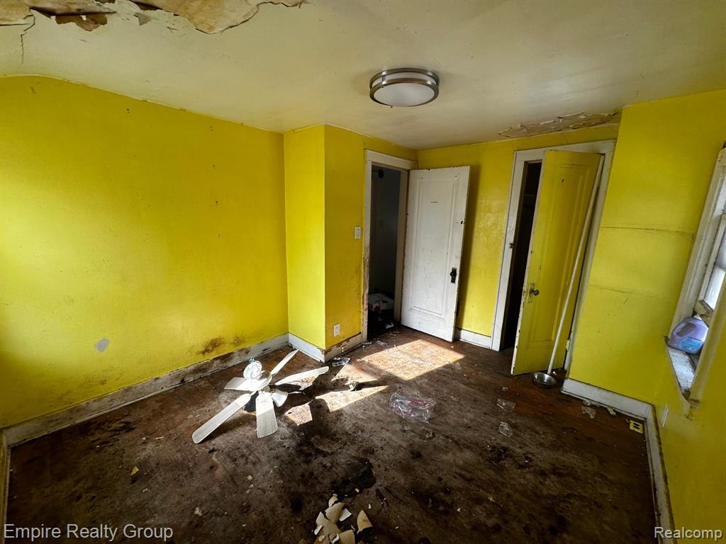 9326 Ward Street, Detroit, MI 48228 — Photo 14