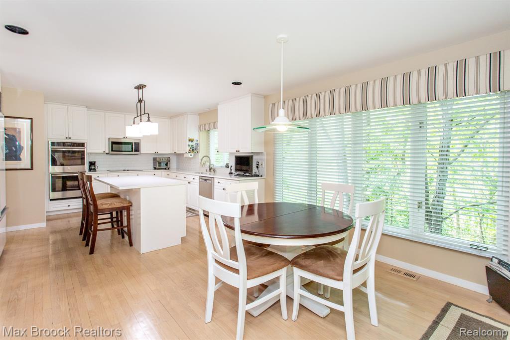 6524 Pleasant Lake Court, West Bloomfield, MI — Photo 17