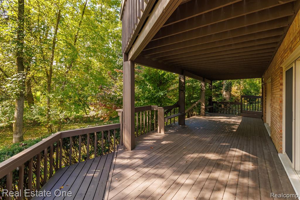 4342 MEADOW Lane, Orchard Lake Village, MI 48323 — Photo 47