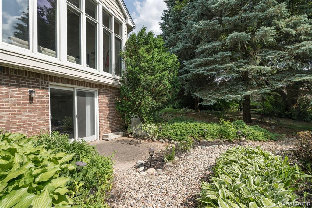 4096 Villager Dr Drive, Lake Orion, MI — Photo 44