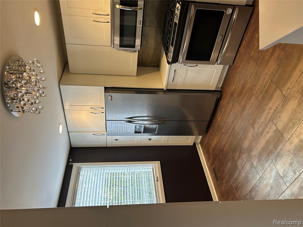 204 MAIN SAIL, Detroit, MI 48207 — Photo 6