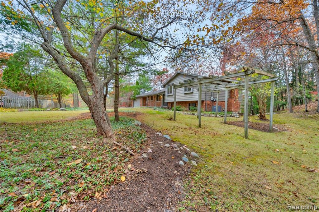 75 Ridgemont Road, Oxford, MI 48370 — Photo 9