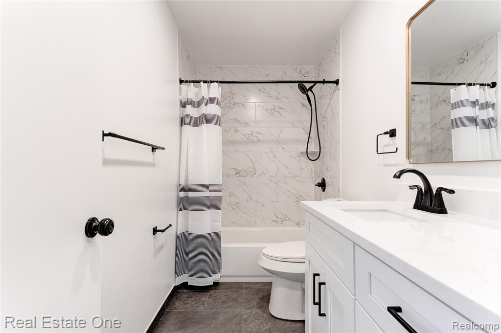 801 W Long Lake Road, 4, Bloomfield Hills, MI 48302 — Photo 15