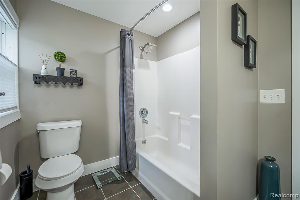 9137 Maltby Road, Brighton, MI 48116 — Photo 20