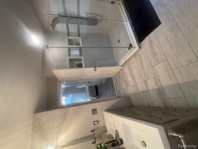 41040 Vista Woods Way, Clinton Twp, MI 48038 — Photo 13