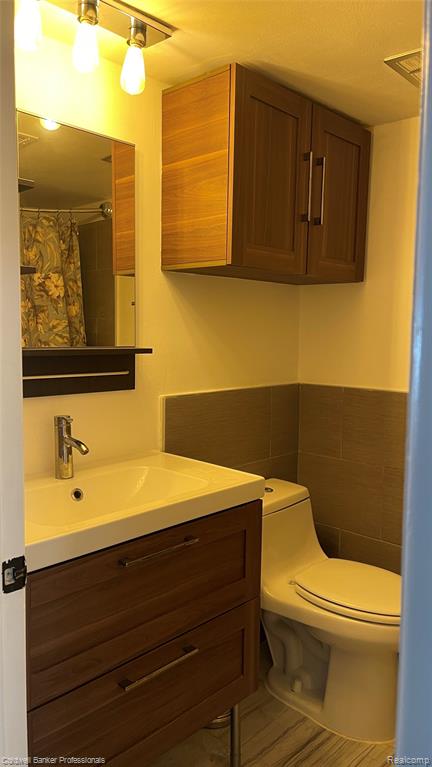 530 Riviera Drive, Saint Clair Shores, MI 48080 — Photo 10