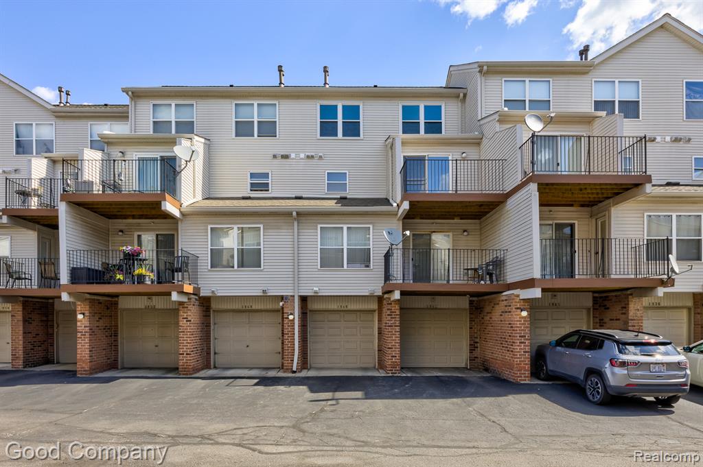 1846 Campau Farms Circle, 120, Detroit, MI 48207 — Photo 37
