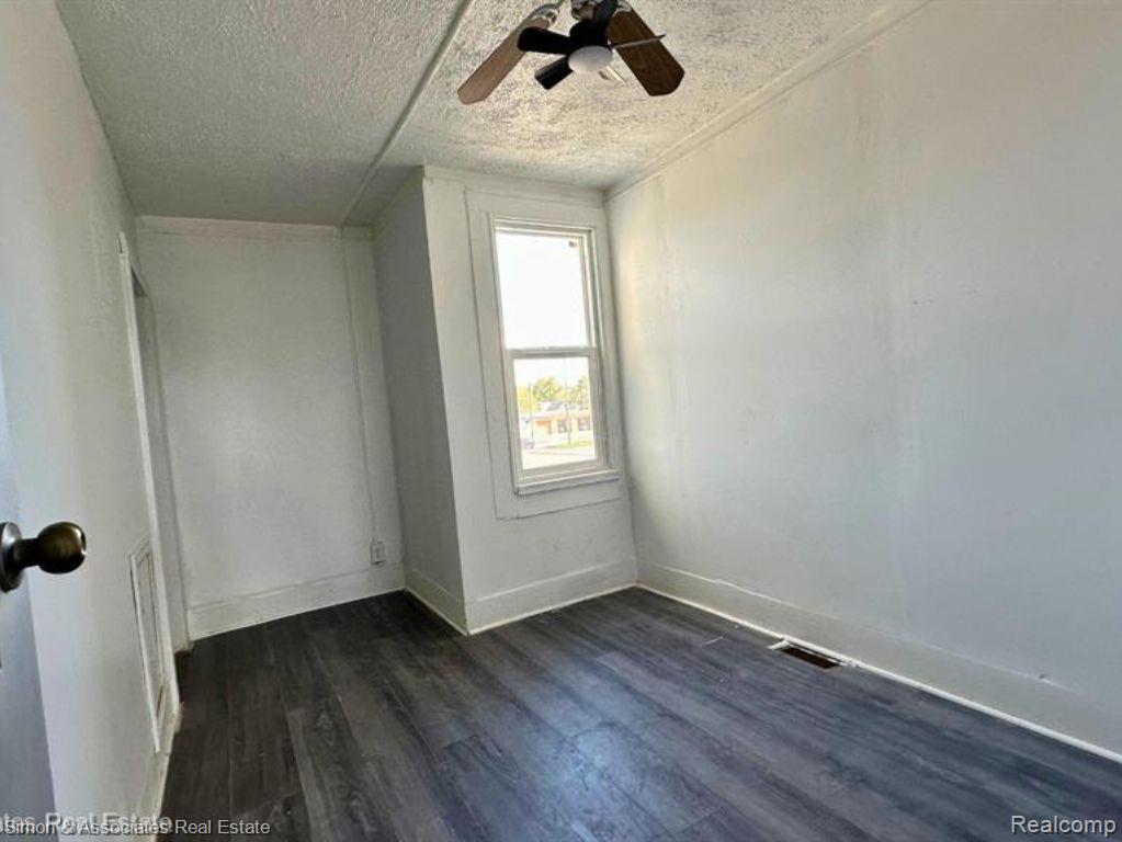18550 W Warren Avenue, Detroit, MI 48228 — Photo 19