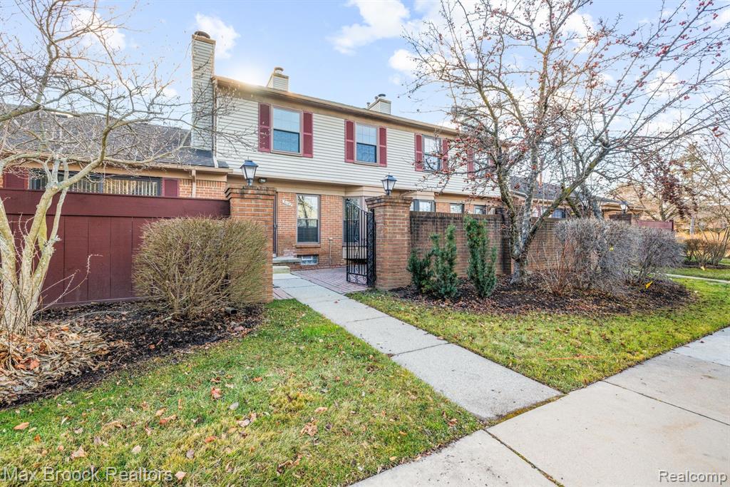 31162 Country Way, Farmington Hills, MI 48331 — Photo 23