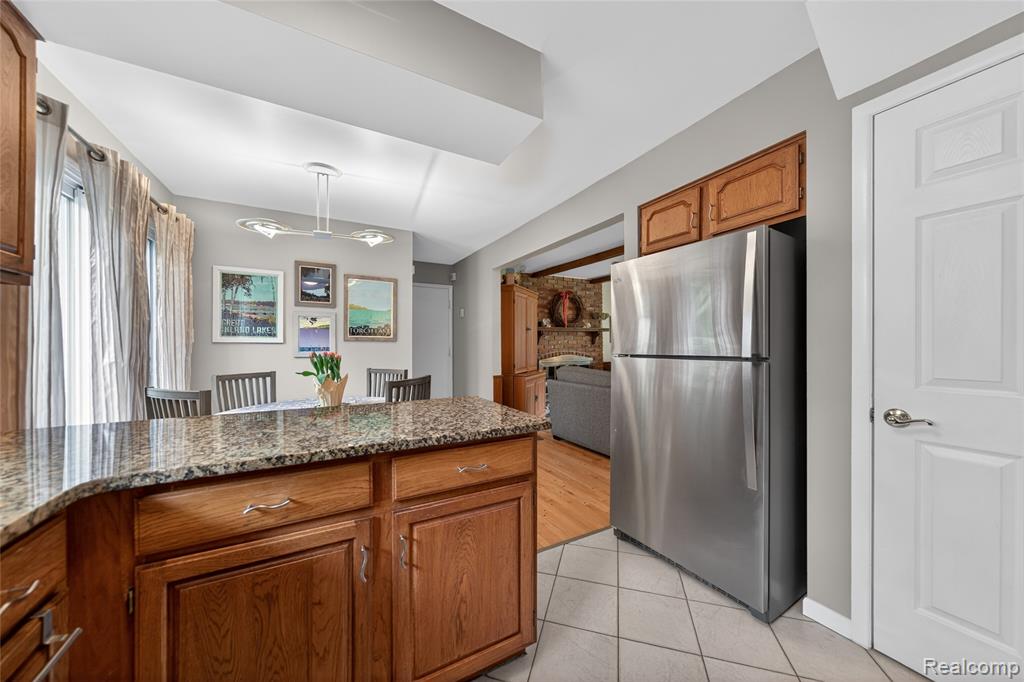 3560 Beach Road, Troy, MI 48084 — Photo 11